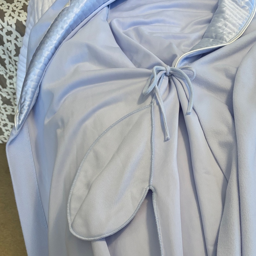 Apostrophe Light Blue Robe w/White Trim Full Length Soft Flannel Outer Feel EUC - Picture 10 of 12